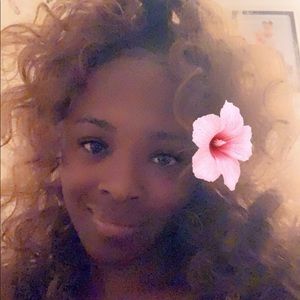 Meet your Posher, Monae